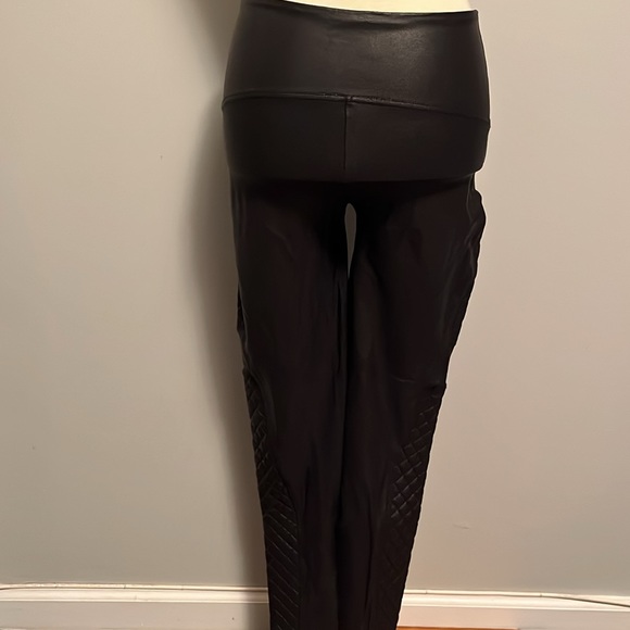 SPANX — DETAILED LEGGING - Picture 3 of 3